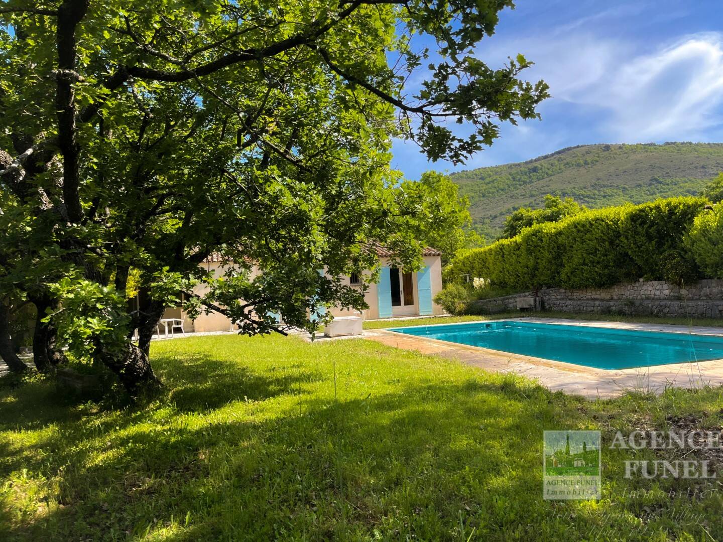 Maison à vendre, 190m², SAINT VALLIER DE THIEY