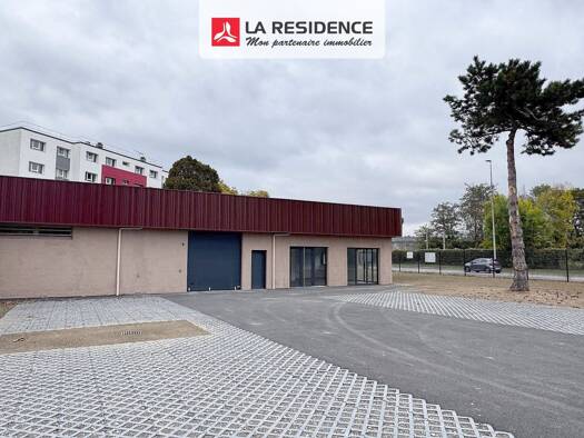 Boutique à louer 1 650 € 1 pièce 230 m² de surface de vente Saint-Marcel 27950