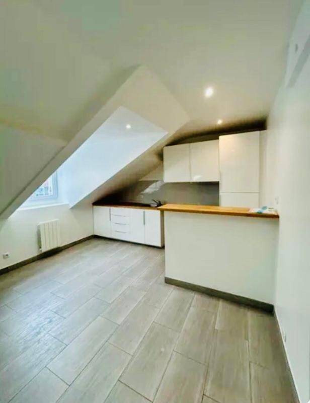 Maison à louer, 18m², SAINT MAUR DES FOSSES