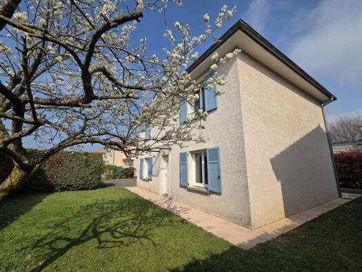 Maison à louer 1 850 € 5 pièces 4 chambres 129 m² 554 m² de terrain Vurey Genas 69740