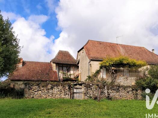 Maison à vendre 260 000 € 5 pièces 2 chambres 100 m² 27 540 m² de terrain Rocamadour 46500