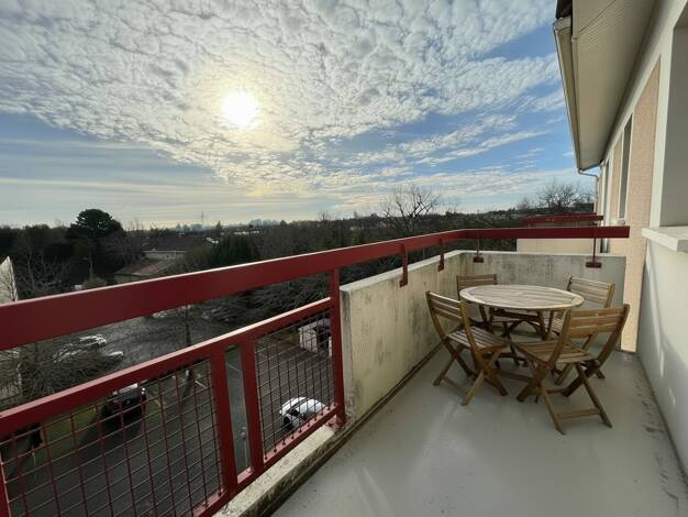 Appartement à vendre 149 800 € 2 pièces 1 chambre 48 m² Étage 3/3 Palmer Cenon 33150