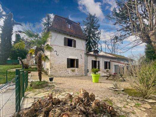 Maison à vendre 299 000 € 5 pièces 4 chambres 180 m² 5 593 m² de terrain Marsac-sur-l'Isle 24430