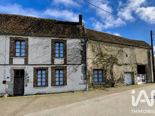 Immeuble à vendre 99 000 € 77 m² Chaintreaux 77460
