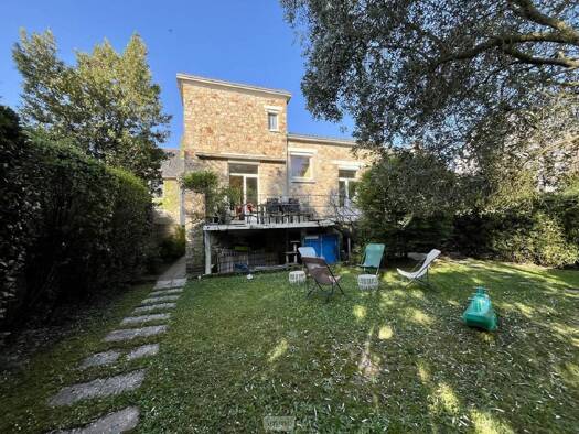 Maison à vendre 1 094 000 € 9 pièces 6 chambres 233 m² 555 m² de terrain Rennes 35000