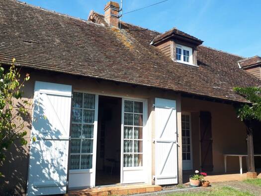 Maison à vendre 180 000 € 6 pièces 4 chambres 134 m² 5 200 m² de terrain Les Ormes 86220