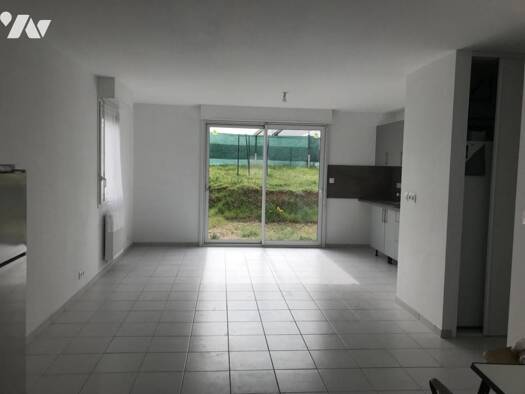 Maison de plain-pied à louer 995 € 6 pièces 3 chambres 70 m² 331 m² de terrain Blain 44130