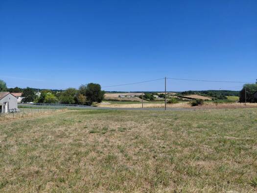 Terrain constructible à vendre 25 500 € 3 848 m² de terrain Soubran 17150