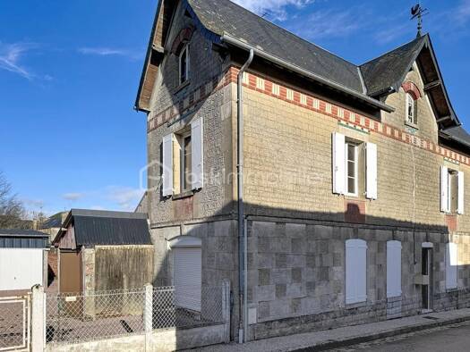 Maison de ville à vendre 91 000 € 8 pièces 4 chambres 108 m² Sap-en-Auge 61120
