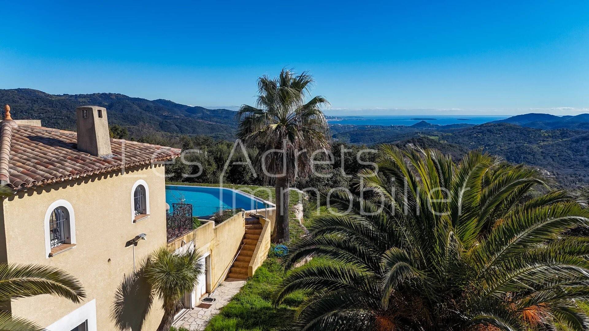 Maison à vendre, 194m², LES ADRETS DE L'ESTEREL