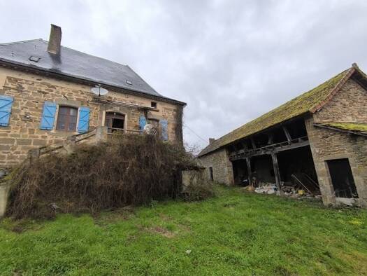 Maison à vendre 276 120 € 4 pièces 3 chambres 90 m² 5 475 m² de terrain Saint-Bressou 46120