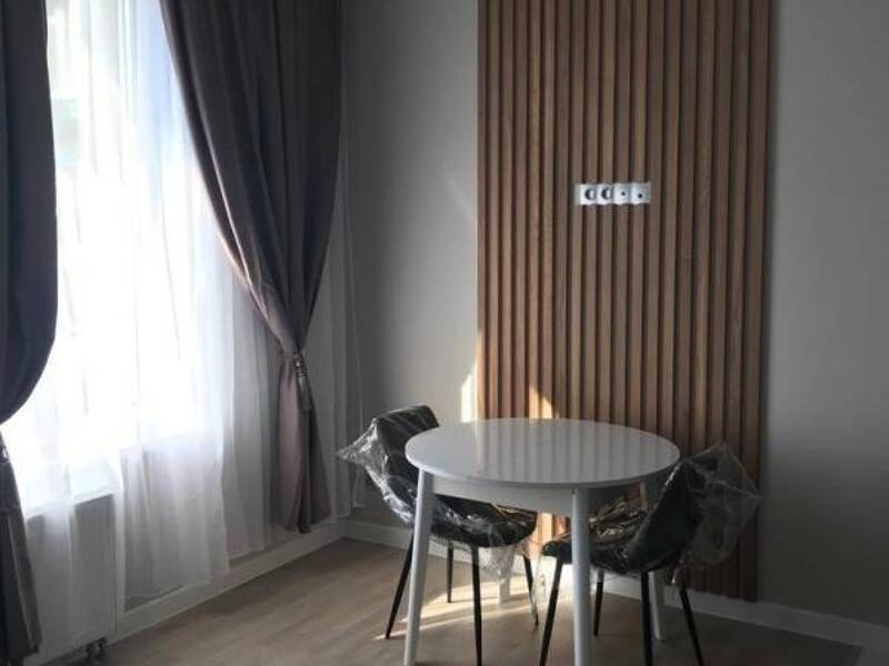 Maison à louer, 18m², PARIS 18E