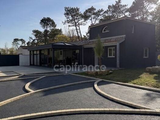 Maison à vendre 392 000 € 6 pièces 3 chambres 137 m² 2 900 m² de terrain Saint-Gervais 85230