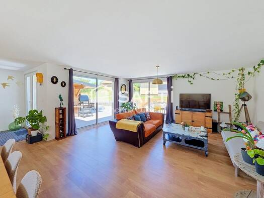 Maison de plain-pied à vendre 295 000 € 5 pièces 3 chambres 130 m² 832 m² de terrain Étalans 25580