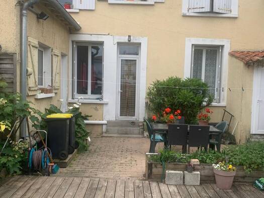 Maison de ville à vendre 349 000 € 5 pièces 4 chambres 140 m² 77 m² de terrain Le Chay-Les Gardes Royan 17200