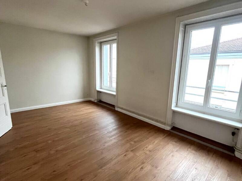 Maison à louer, 118m², CHAZELLES SUR LYON