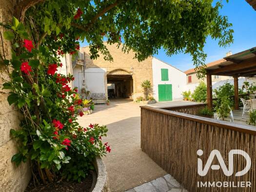 Maison à vendre 435 000 € 9 pièces 5 chambres 225 m² 959 m² de terrain Bezouce 30320