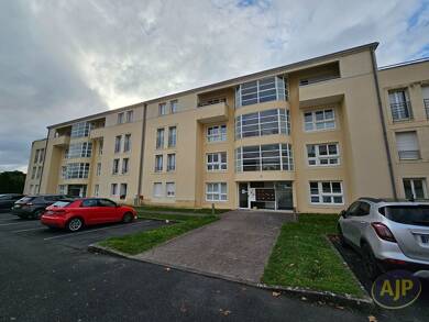 Appartement à vendre 191 800 € 3 pièces 2 chambres 86 m² RDC Centre Saintes 17100