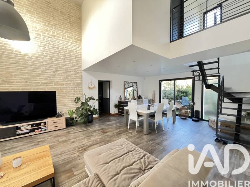 Maison à vendre, 187m², SAINT JEAN D'ILLAC