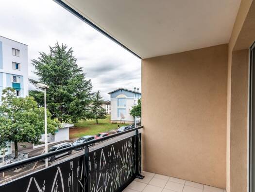 Appartement à louer 718 € 2 pièces 1 chambre 45 m² 3ème étage Cités Thonon les Bains 74200
