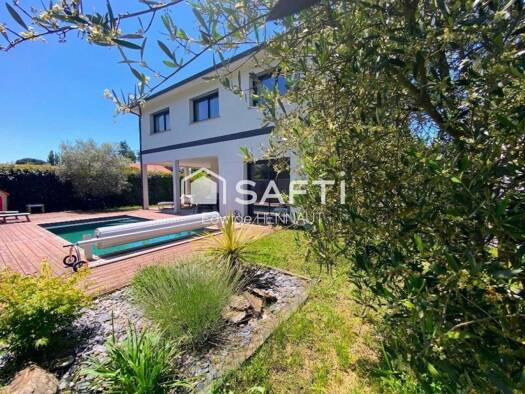 Maison à vendre 510 000 € 6 pièces 4 chambres 139 m² 523 m² de terrain Centre Bourg Le Taillan-Médoc 33320