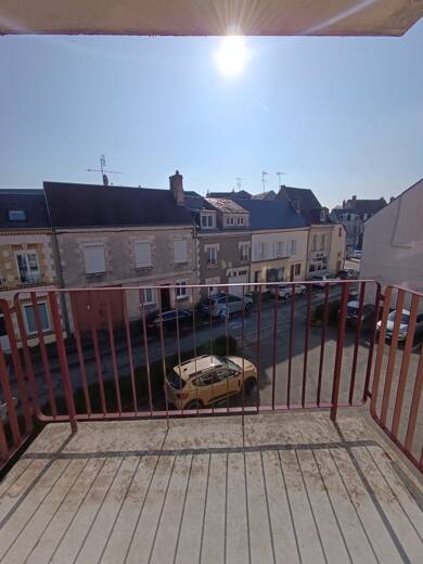 Appartement à louer 666 € 3 pièces 2 chambres 65 m² Étage 2/5 Neuville Aux Bois 45170