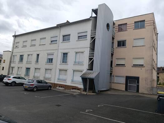Local commercial à vendre 57 000 € 110 m² de surface de vente Centre Ville Vierzon 18100