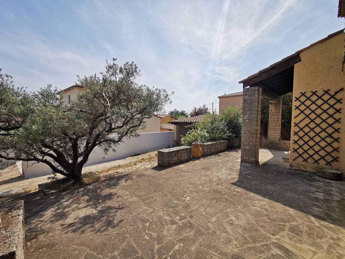 Maison à vendre, 138m², LA FARE LES OLIVIERS