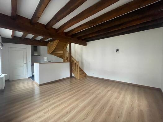 Appartement à louer 832 € 3 pièces 2 chambres 58 m² Étage 1/3 Haute Ville-Basse Ville Chartres 28000