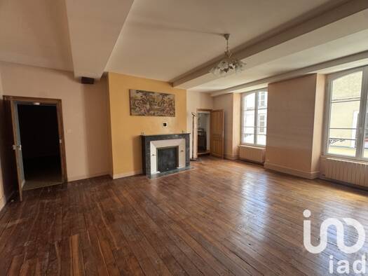 Maison de ville à vendre 295 000 € 8 pièces 5 chambres 286 m² 393 m² de terrain Centre Ouest Bar-sur-Aube 10200