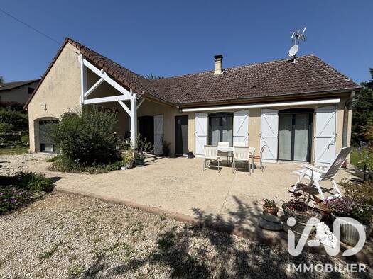 Maison de plain-pied à vendre 235 000 € 5 pièces 4 chambres 106 m² 3 544 m² de terrain Louhans 71500