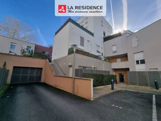 Duplex à vendre 190 000 € 3 pièces 2 chambres 60 m² Étage 1/4 Stains 93240