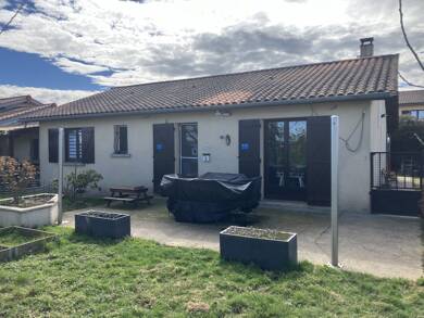 Maison de plain-pied à vendre 399 000 € 5 pièces 3 chambres 90 m² 670 m² de terrain Genas 69740