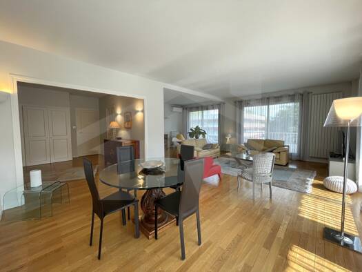Appartement à vendre 625 000 € 4 pièces 3 chambres 144 m² Étage 4/4 Meylan 38240