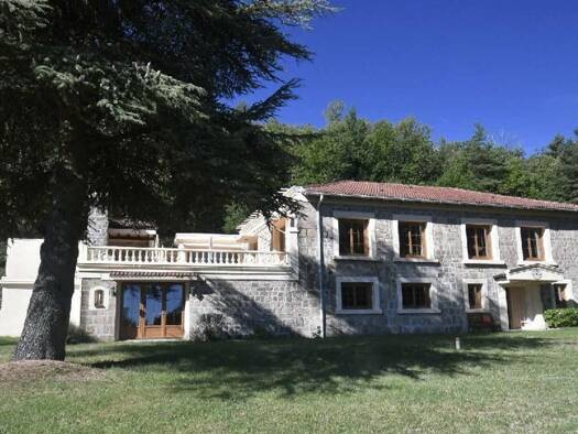 Maison à vendre 590 000 € 10 pièces 9 chambres 600 m² 25 000 m² de terrain Silhac 07240
