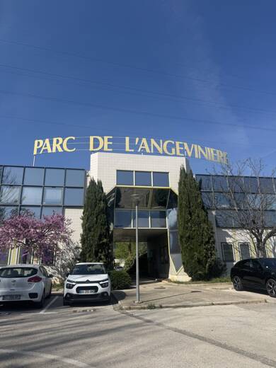 Local commercial à louer 2 047 € 133 m² de surface de vente Beaudinard-Eoures Aubagne 13400