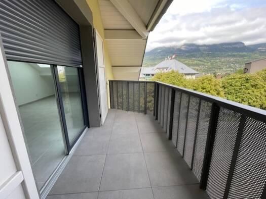 Appartement à louer 1 103 € 4 pièces 3 chambres 78 m² 3ème étage Ouest St Gervais les Bains 74170