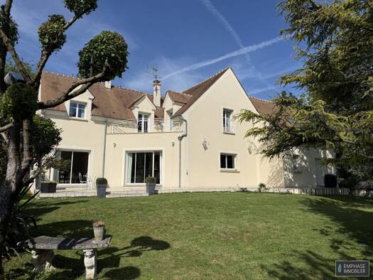 Maison à vendre 1 295 000 € 6 pièces 5 chambres 232 m² 1 803 m² de terrain Villennes-sur-Seine 78670