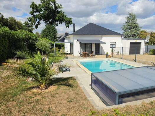 Maison de plain-pied à vendre 317 500 € 5 pièces 3 chambres 110 m² 1 055 m² de terrain Plumelin 56500