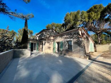 Maison à louer 2 600 € 5 pièces 2 chambres 155 m² Grand Sud- Aix la Duranne Aix-en-Provence 13080