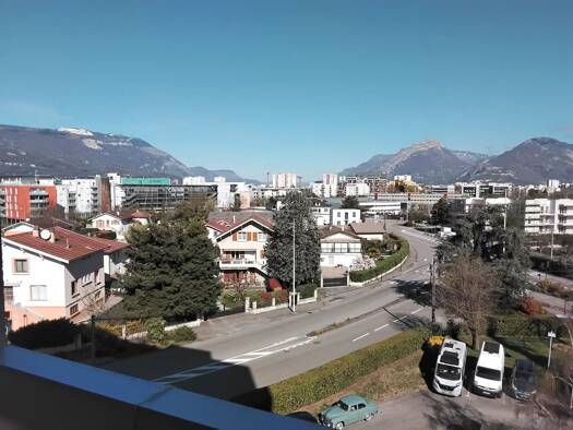 Appartement à vendre 205 000 € 4 pièces 3 chambres 77 m² 5ème étage Frange Verte-Commanderie Échirolles 38130