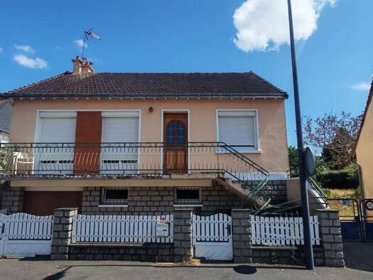 Maison à vendre 160 000 € 3 pièces 2 chambres 77 m² 193 m² de terrain Les Ruisseaux Allonnes 72700