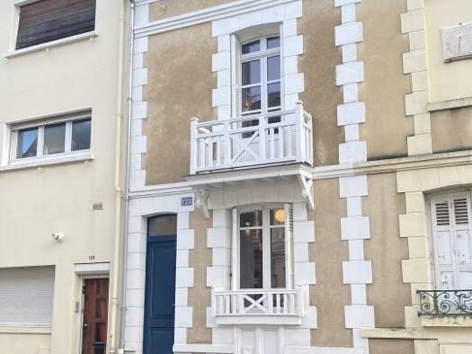 Maison de ville à vendre 475 000 € 3 pièces 2 chambres 64 m² 24 m² de terrain Port Littoral-Ville Nord Trouville-sur-Mer 14360
