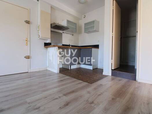 Appartement à vendre 148 000 € 2 pièces 1 chambre 37 m² Étage 1/2 Leclerc-Centre Ouest Brie Comte Robert 77170