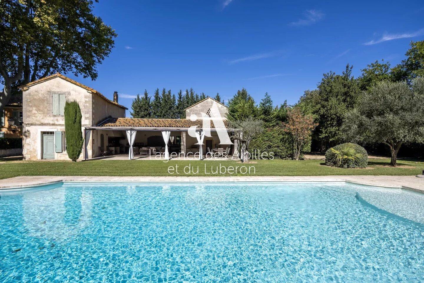 Maison à vendre, 1400m², MAUSSANE LES ALPILLES