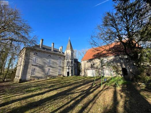 Maison à vendre 467 000 € 26 pièces 15 chambres 430 m² 40 880 m² de terrain Marac 52260
