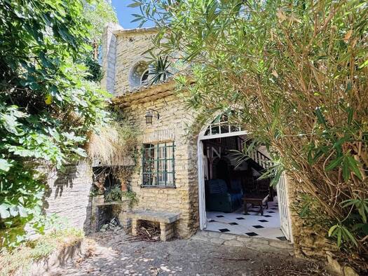 Maison à vendre 300 000 € 3 pièces 2 chambres 104 m² 195 m² de terrain Saumane-de-Vaucluse 84800