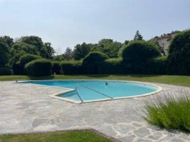 Appartement à louer 2 300 € 4 pièces 3 chambres 120 m² Charlier Écully 69130