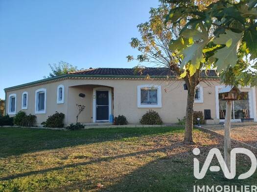 Maison de plain-pied en viager 88 000 € 5 pièces 4 chambres 124 m² 14 800 m² de terrain Le Pizou 24700