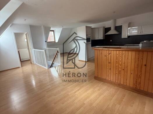 Appartement à louer 930 € 3 pièces 2 chambres 60 m² 1er étage Villeneuve-d'Ascq 59491